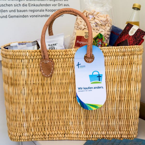 Öffnet die Seite 'Testeinkäufer*innen für das kirchliche Einkaufsportal wir-kaufen-anders gesucht'